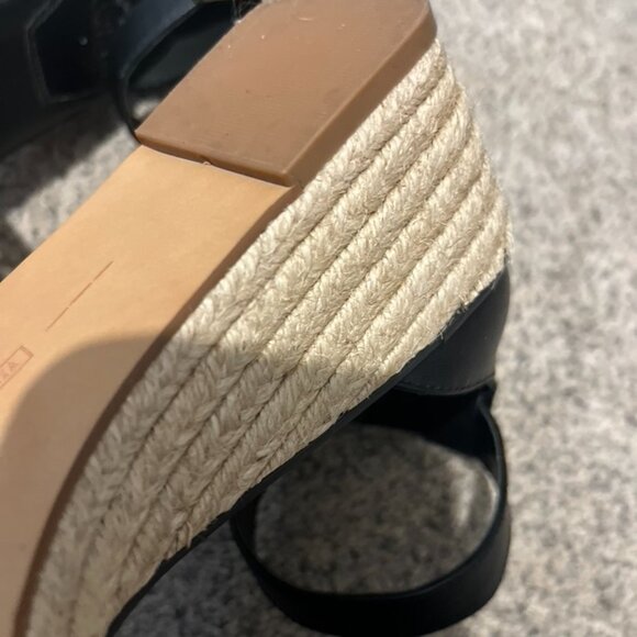 VINCE CAMUTO BLACK LEATHER WEDGE SANDAL HEELS SZ 7M - Picture 4 of 5